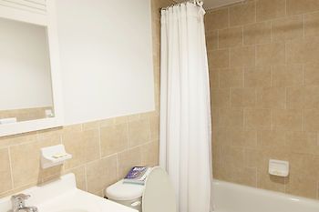 Colindale Apartments Williams Town Екстериор снимка